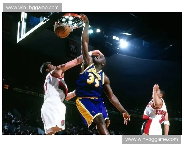 史诗对决，王者之战：重温2002年湖人与马刺的巔峰较量